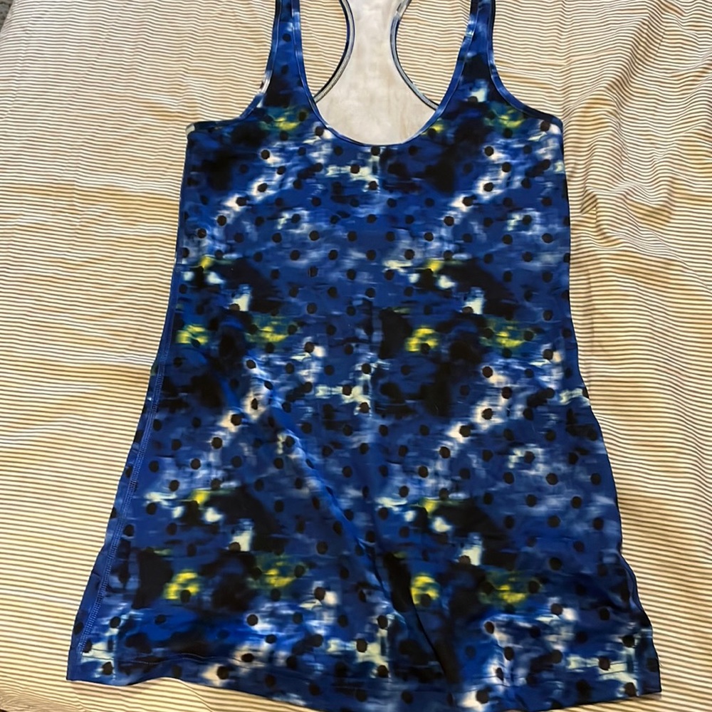 Lululemon tank